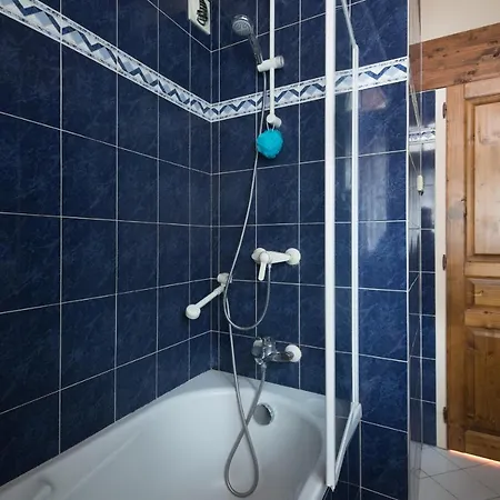 Апартаменты Sainte-foy-l'argentiere Sleeps 6